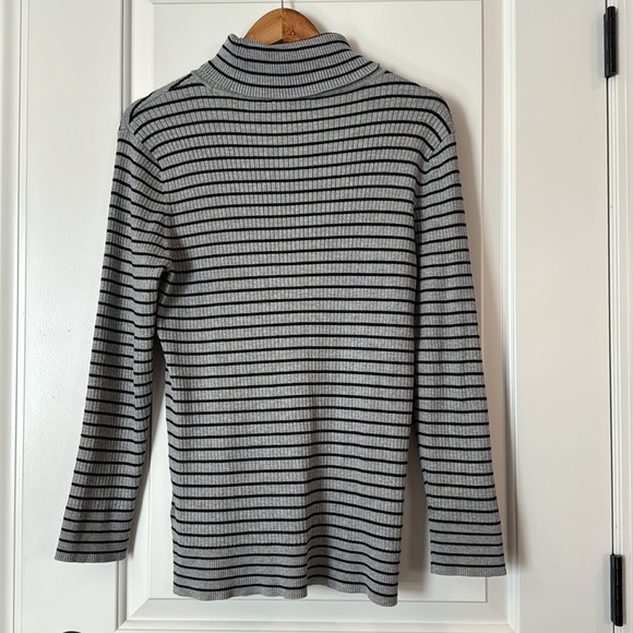 DKNY women black gray stripe long sleeve turtle neck sweater size Large - Picture 2 of 10